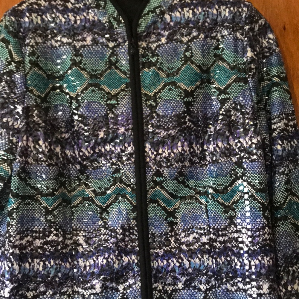 Addressing Woman Jacket - Picture 3 of 5
